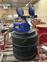 Pnuematic paint shaker on stand