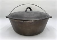 No. 8 10 ½ in Cast Iron Dutch Oven
