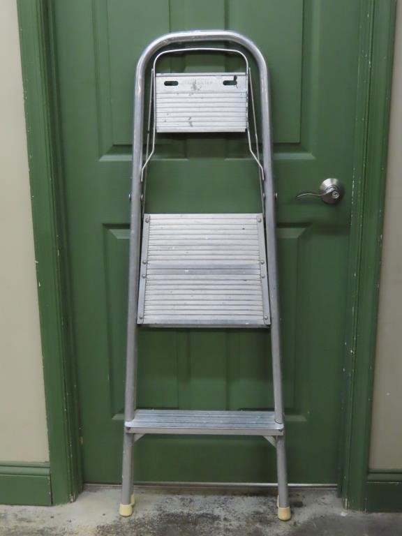 Aluminum Step Ladder