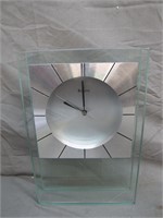 Untested Bulova Glass Desk Clock