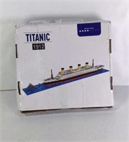 New Titanic 1912 Brick Puzzle  Damaged Box