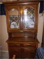 Wood Upright Display Cabinet / China Hutch