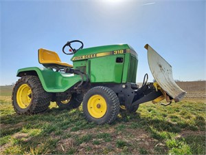 John Deere 318 w/ blade & deck