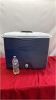 Rubbermaid Rolling Cooler