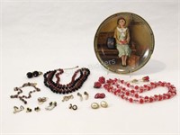 VTG Costume Jewelry Necklaces & Earring Sets
