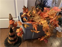 Lot of Fall/Hallowe'en Decor In a Bin