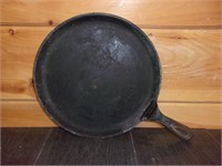 vintage lodge cast iron cooking  pan