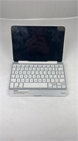 Apple IPad with keyboard