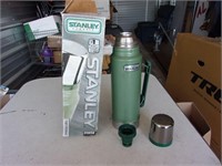 stanley aladdin thermos clean inside
