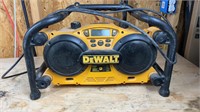 DEWALT DC011 Radio/Charger