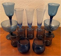 L - MIXED LOT OF BLUE GLASSWARE (L302)