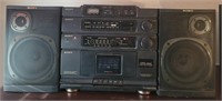 L - PORTABLE SONY STEREO SYSTEM (W22)