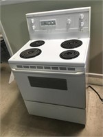 30" Electric Range - NEEDS CLEANED