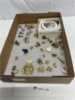 Box of pins, rings and coal port bone China