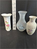 Lot of 3 Flowered Vases
