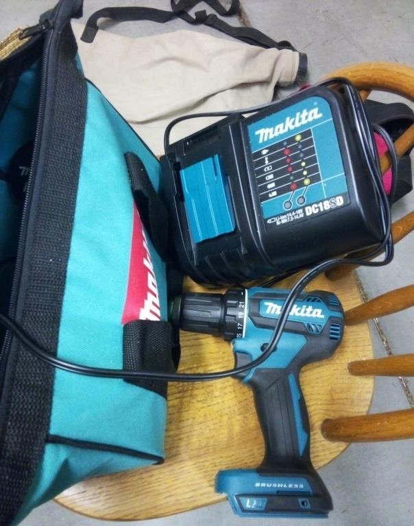 U - MAKITA DRILL,BAG AND CHARGER