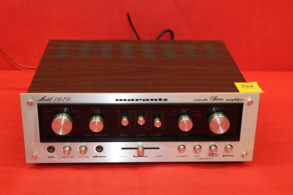 Marantz 1070 stereo amplifier