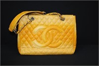 Chanel #1021814 quilted Caviar Purse