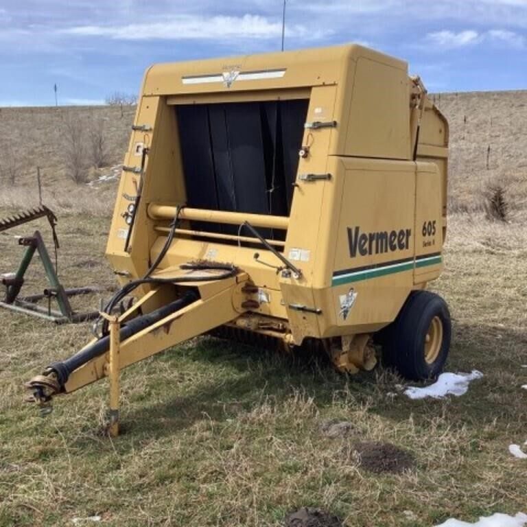 Vermeer 605 Series K Round Baler, needs belts