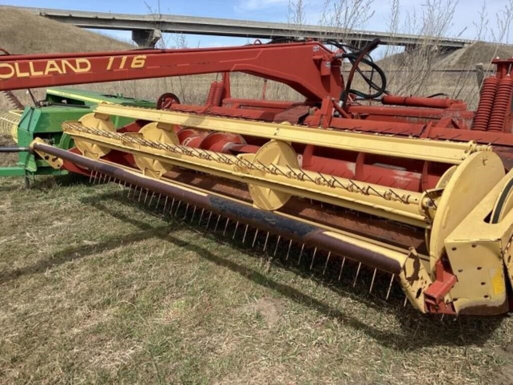 New Holland 116 Swather, Hydro Swing, 14'