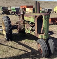 JD A Tractor, narrow front, SN583228