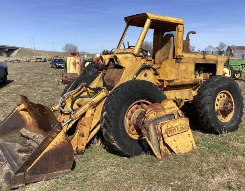 Case W9 Pay Loader Model WAG, needs work