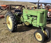 JD 40 Tractor, gas, needs carb. work, New rear tir