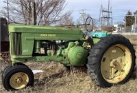 JD 60 Tractor, gas, narrow front, needs carb. Work
