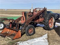 Farmall M Tractor w/Loader, gas, 5' Bucket &