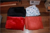 4 - Blanket Set  ( some fitted)
