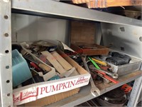 Shelf lot of tools  (con2)