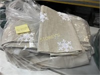 35 Snow Flake Table Runners