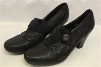 Clarks Womens Black Leather Booties, Size 10