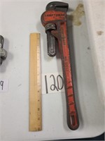 Craftsman 18" pipe wrench.