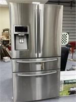 Samsung SS Refrigerator/Freezer w/Ice Maker