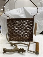 Metal Mesh Basket w/Hay Hook & Spur