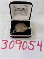 Low MIntage 1928-S Peace Dollar Coin in plush box
