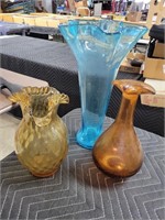 3 glass vases