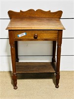 Vintage Accent Table w/Drawer