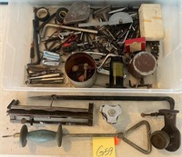 U - LOT OF HAND TOOLS & SMALL PARTS (G59)