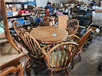 Amish Oak Dining room table 6 chairs with leaf