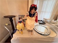 LOT OF SNOW WHITE DOLLS AND FIGURES