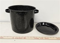 Black Enamelware Pot and Pie Tray