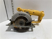 Dewalt saw