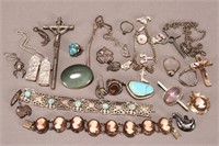 Quantity of Costume Jewellery,