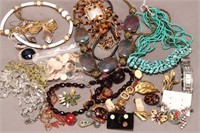 Quantity of Costume Jewellery,