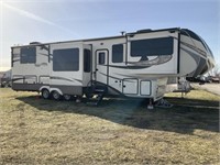 2017 Grand Design Solitude RV Toy Hauler