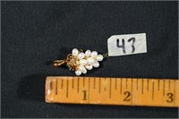 GOLD AND PEARL BROOCH
