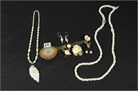 VINTAGE JEWELRY LOT, GLASS BEAD NECKLACE, MISC