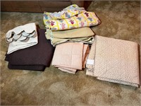 Linens (Blankets, Bedspreads)